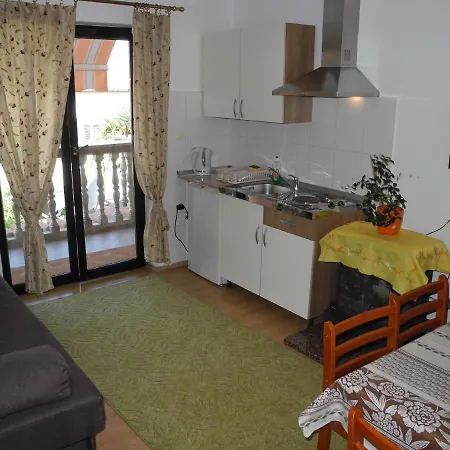 Elma In A Quiet Area *