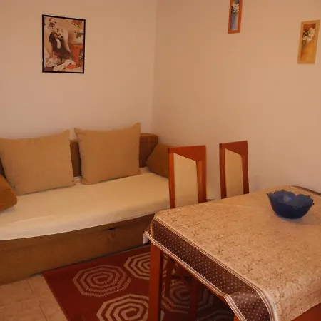 Elma In A Quiet Area Apartamento Crikvenica