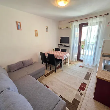 Appartement Elma In A Quiet Area *