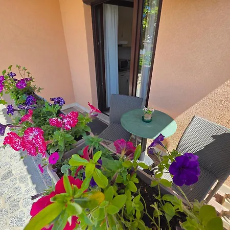 Elma In A Quiet Area Appartement Crikvenica