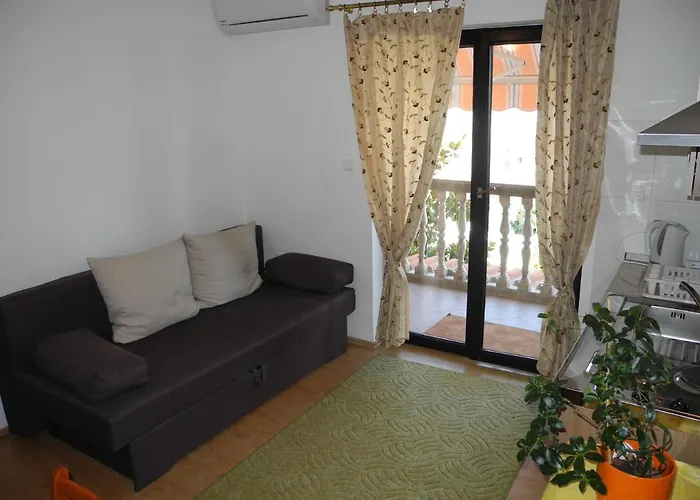 Lägenhet Elma In A Quiet Area Crikvenica